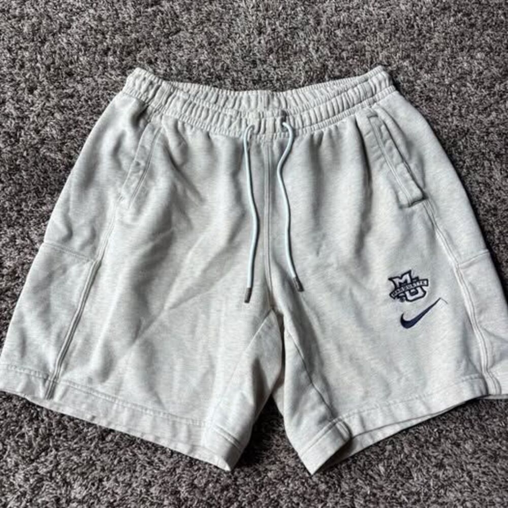 Nike Marquette Golden Eagles Team Issue Fleece Sweat Shorts Gray Size L